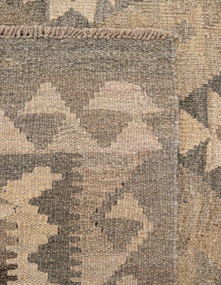 Detail image of 5' x 6' 7  Hand Woven Kilim Maymana Wool Rug