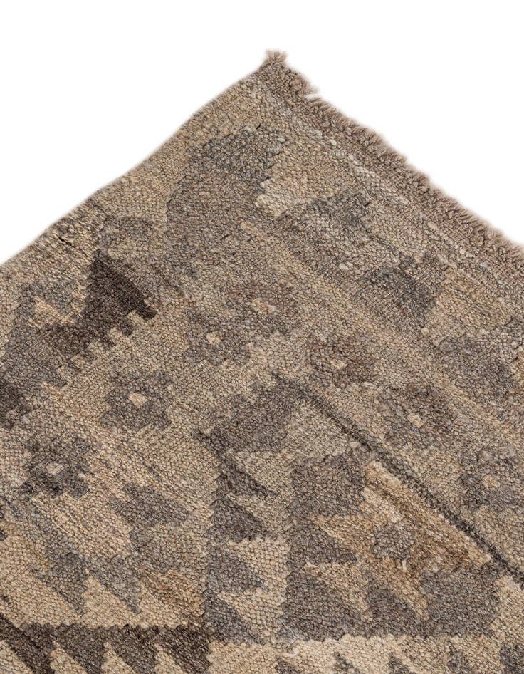 Detail image of 4' 11 x 6' 3  Hand Woven Kilim Maymana Wool Rug