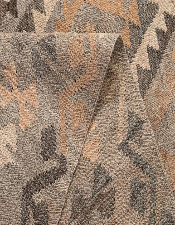 Detail image of 4' 10 x 6' 4  Hand Woven Kilim Maymana Wool Rug