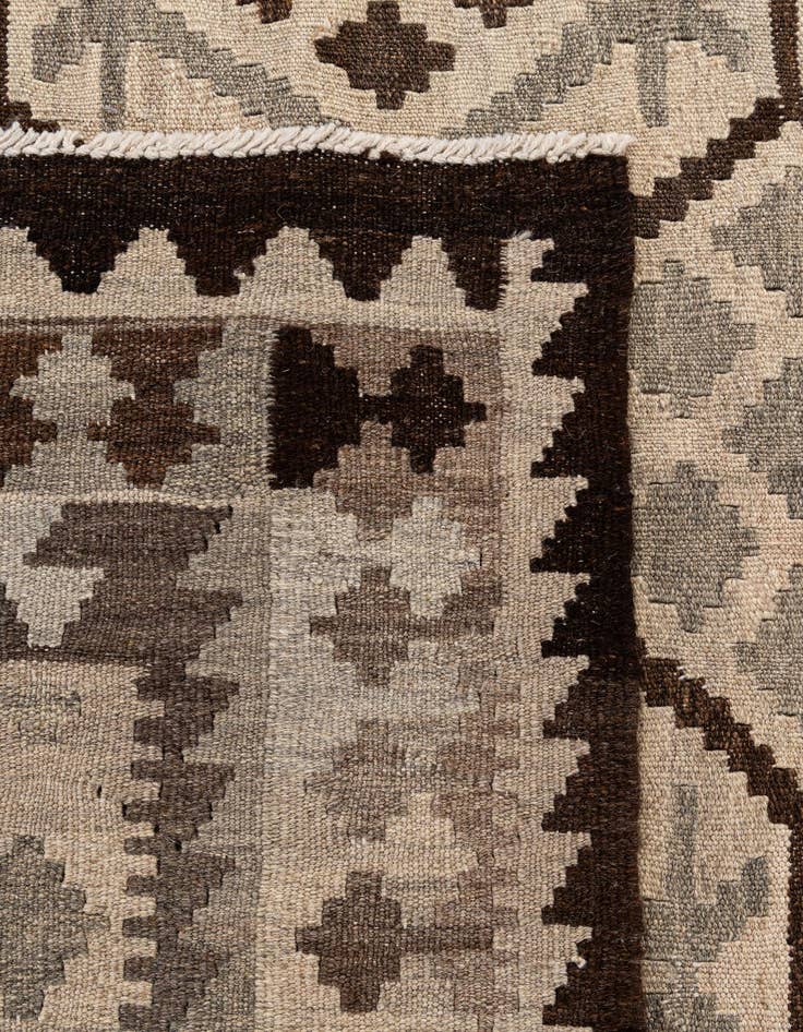 Detail image of 4' 11 x 6' 3  Hand Woven Kilim Maymana Wool Rug