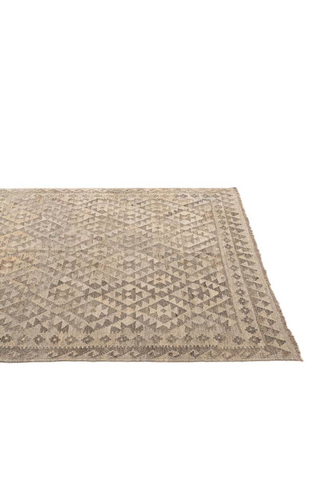 Detail image of 5' x 6' 7 Hand Woven Kilim Maymana Wool Rug