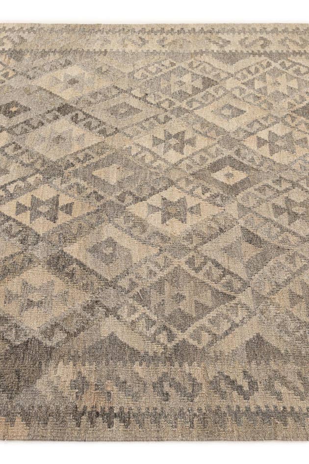 Detail image of 4' 11 x 6' 7 Hand Woven Kilim Maymana Wool Rug