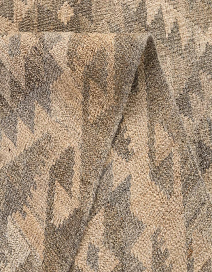 Detail image of 5' 1 x 6' 5  Hand Woven Kilim Maymana Wool Rug