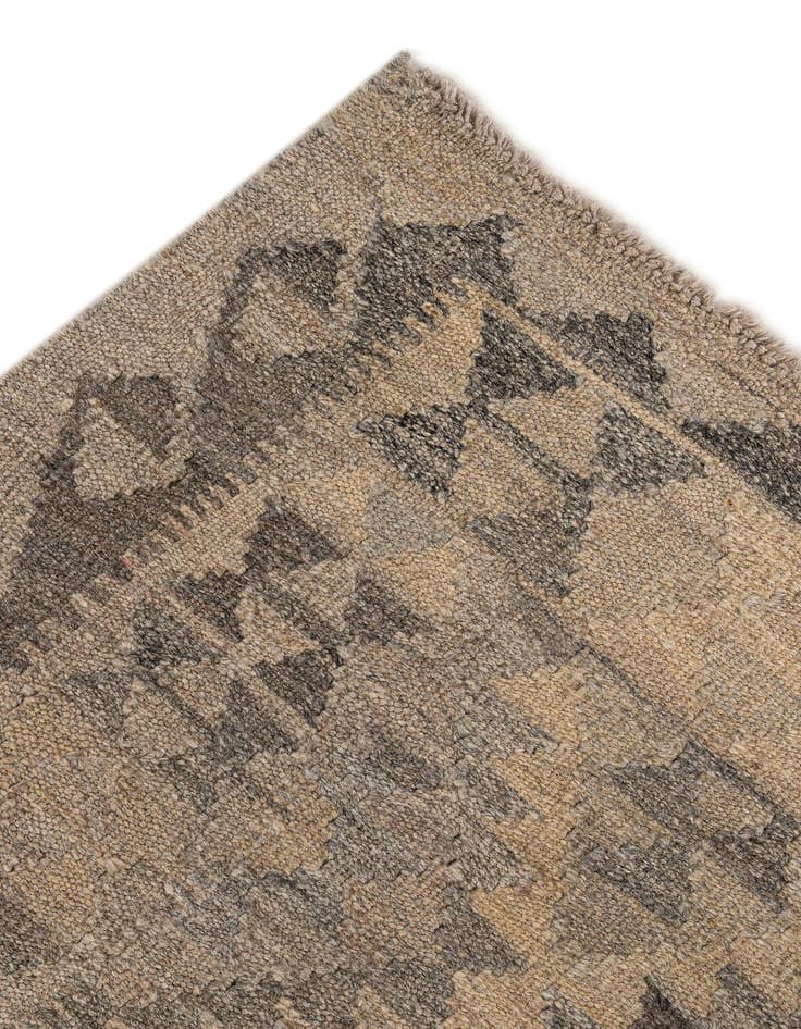 Detail image of 5' x 6' 6  Hand Woven Kilim Maymana Wool Rug