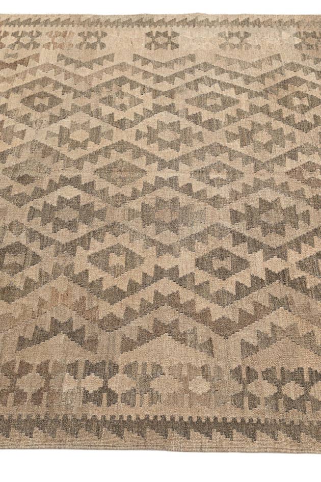 Detail image of 4' 10 x 6' 6 Hand Woven Kilim Maymana Wool Rug