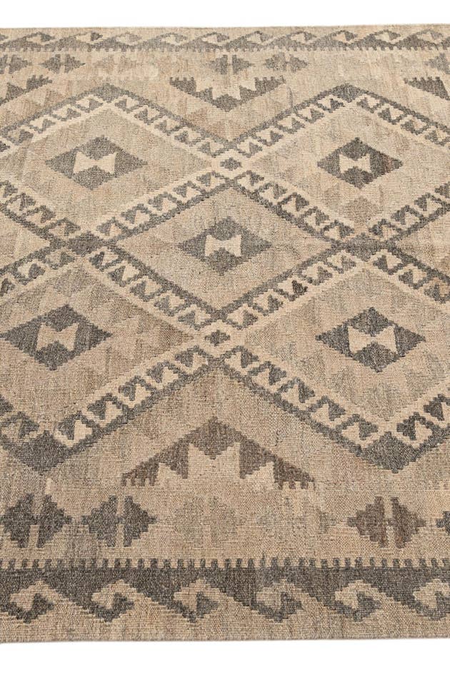Detail image of 5' 1 x 6' 7 Hand Woven Kilim Maymana Wool Rug