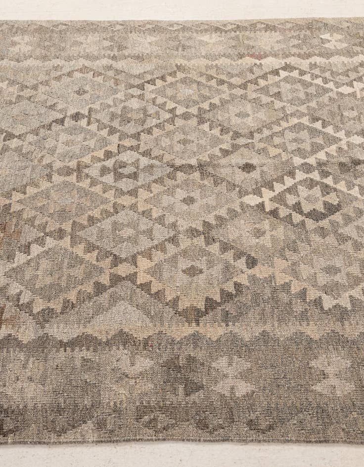 Detail image of 5' x 6' 9  Hand Woven Kilim Maymana Wool Rug