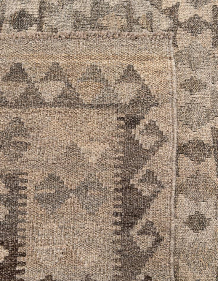 Detail image of 5' x 6' 9  Hand Woven Kilim Maymana Wool Rug