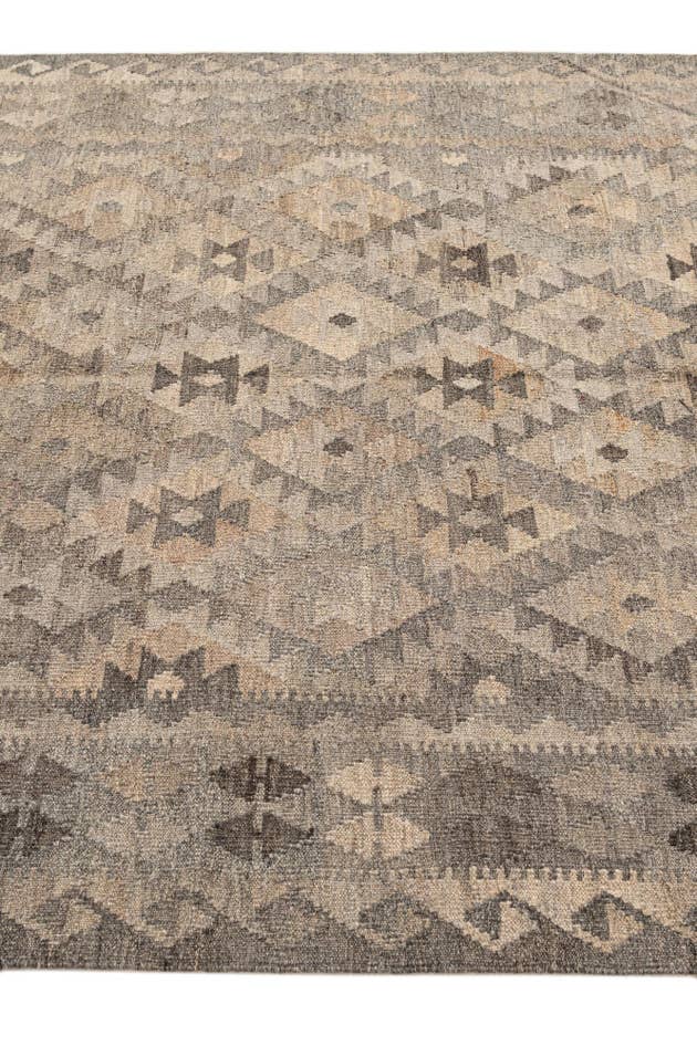 Detail image of 5' x 6' 8 Hand Woven Kilim Maymana Wool Rug