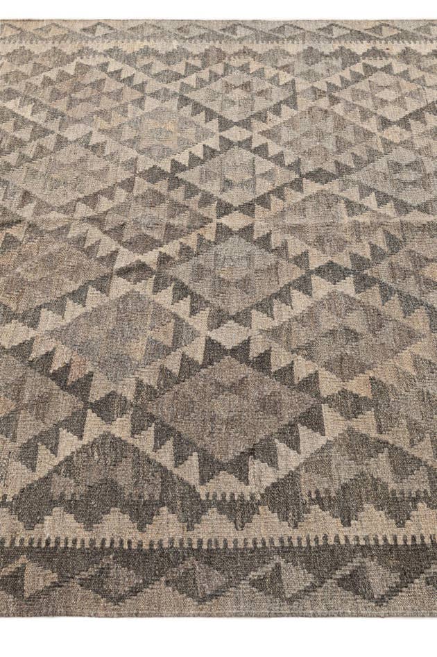 Detail image of 5' 1 x 6' 6 Hand Woven Kilim Maymana Wool Rug