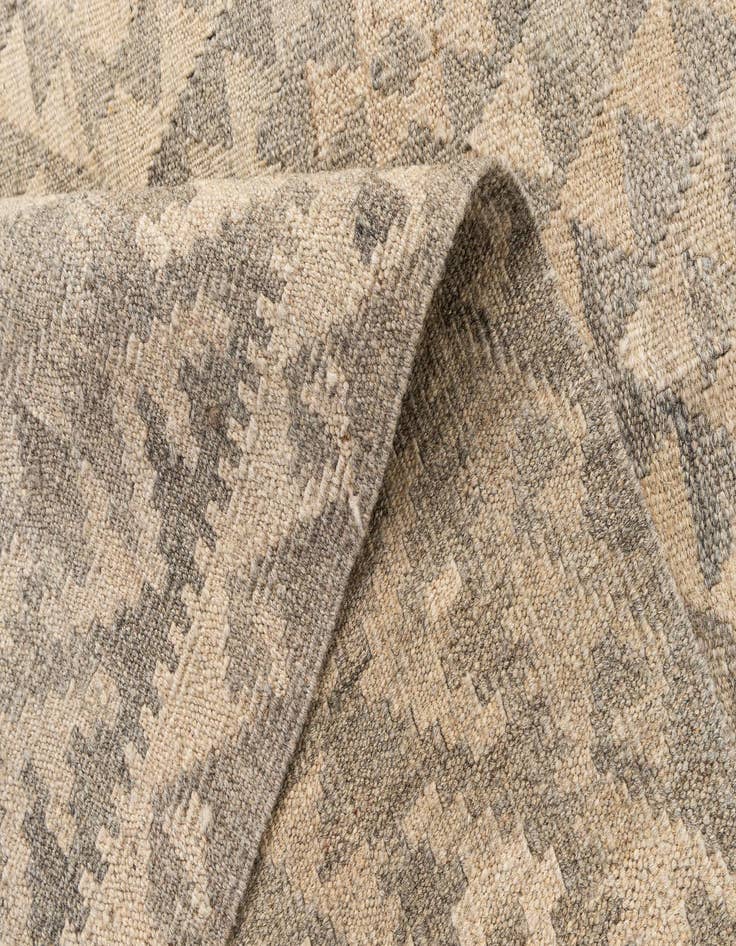 Detail image of 5' 2 x 6' 9  Hand Woven Kilim Maymana Wool Rug