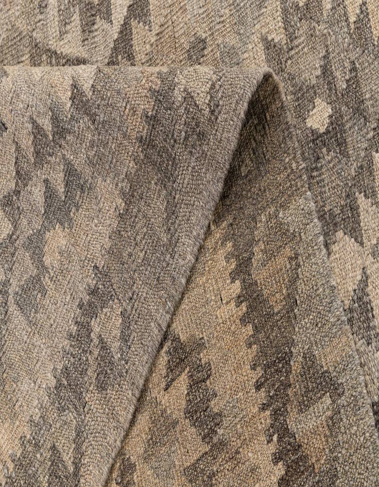 Detail image of 4' 11 x 6' 6  Hand Woven Kilim Maymana Wool Rug