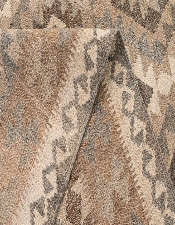 Detail image of 4' 11 x 7'  Hand Woven Kilim Maymana Wool Rug