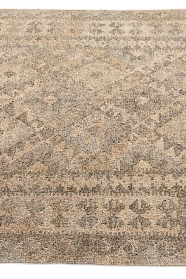 Detail image of 4' 10 x 6' 10 Hand Woven Kilim Maymana Wool Rug