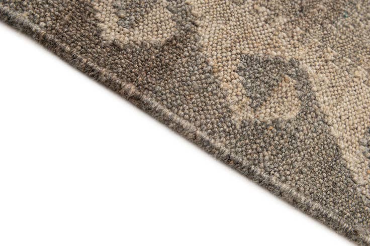 Detail image of 4' 11 x 6' 10 Hand Woven Kilim Maymana Wool Rug