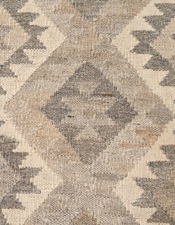 Detail image of 4' 11 x 6' 10  Hand Woven Kilim Maymana Wool Rug