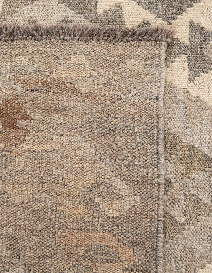 Detail image of 4' 11 x 6' 10  Hand Woven Kilim Maymana Wool Rug
