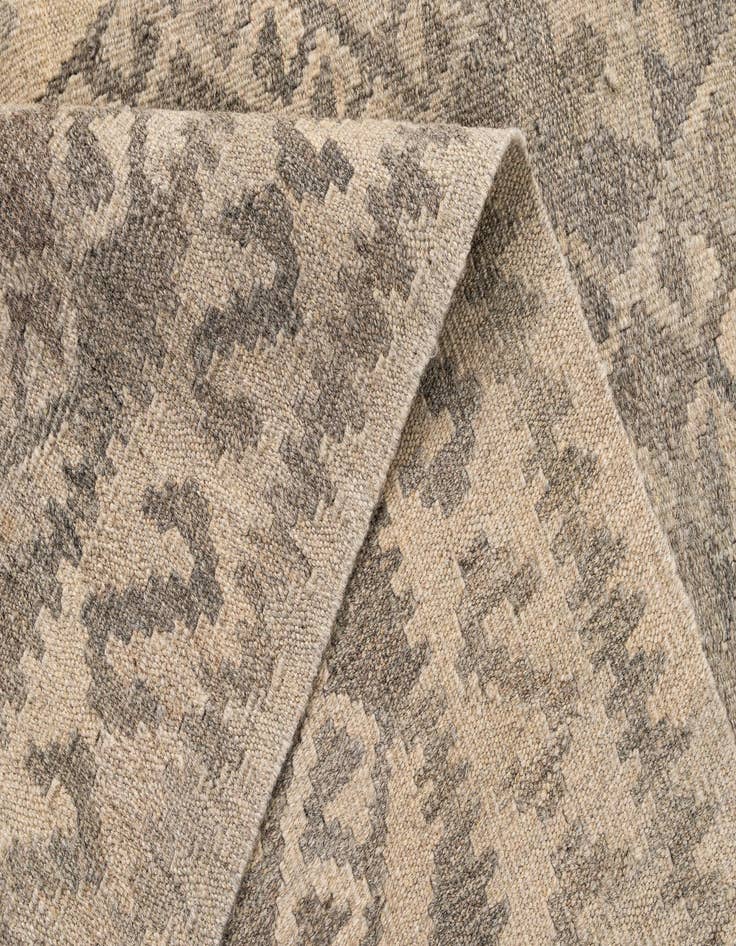 Detail image of 5' 2 x 6' 5  Hand Woven Kilim Maymana Wool Rug