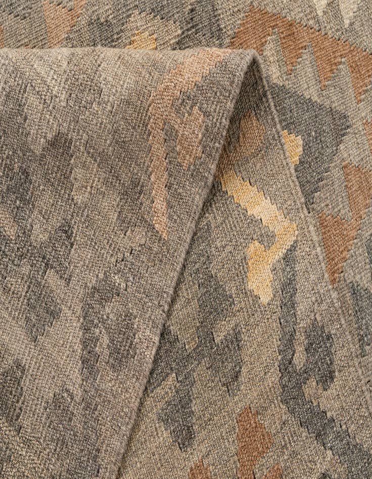 Detail image of 5' 2 x 6' 3  Hand Woven Kilim Maymana Wool Rug