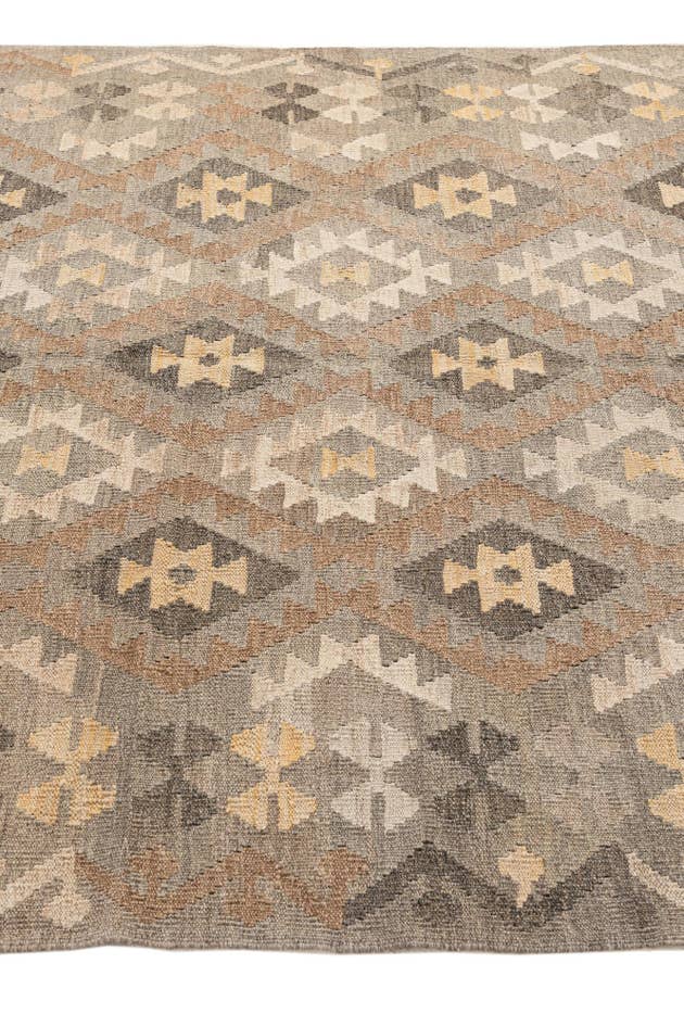 Detail image of 5' 2 x 6' 3 Hand Woven Kilim Maymana Wool Rug
