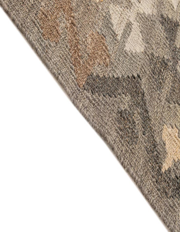 Detail image of 5' 2 x 6' 3 Hand Woven Kilim Maymana Wool Rug