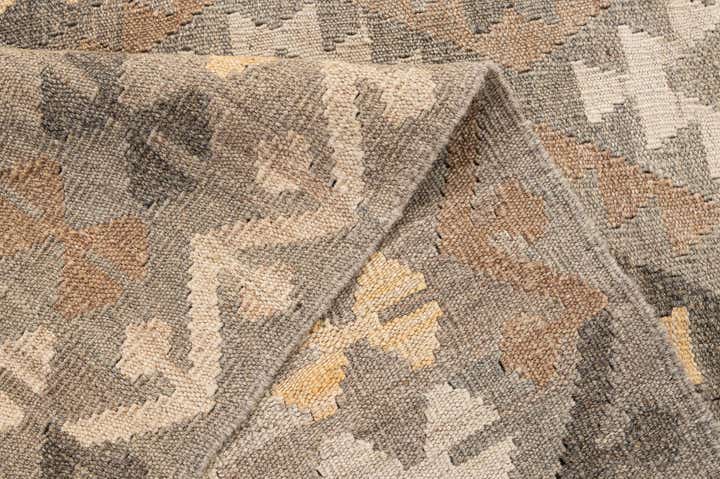 5' 2 x 6' 3 Hand Woven Kilim Maymana Wool Rug