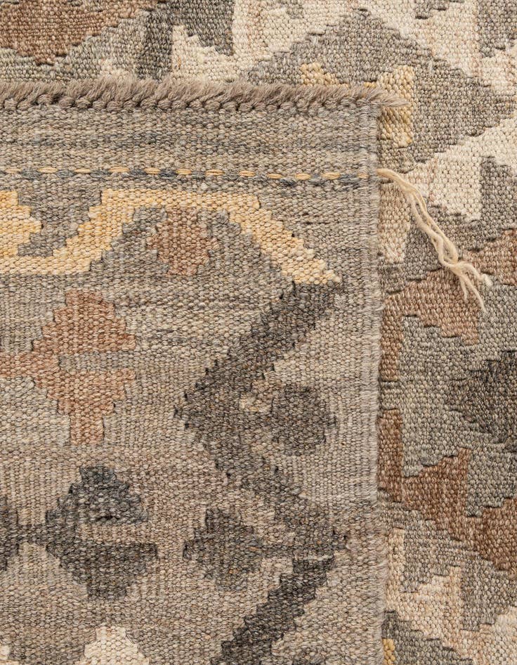 Detail image of 5' 2 x 6' 3  Hand Woven Kilim Maymana Wool Rug