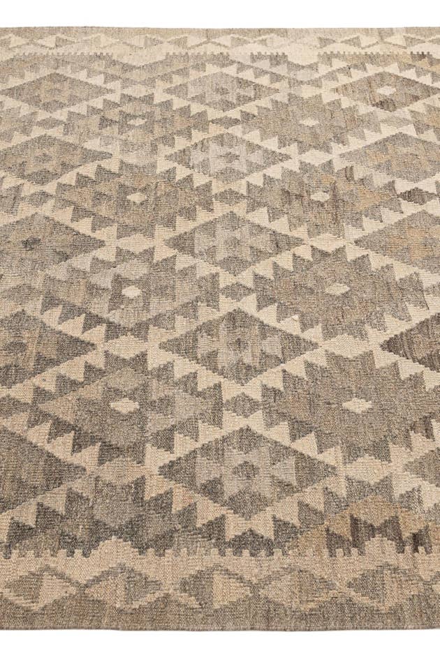 Detail image of 5' 1 x 6' 6 Hand Woven Kilim Maymana Wool Rug