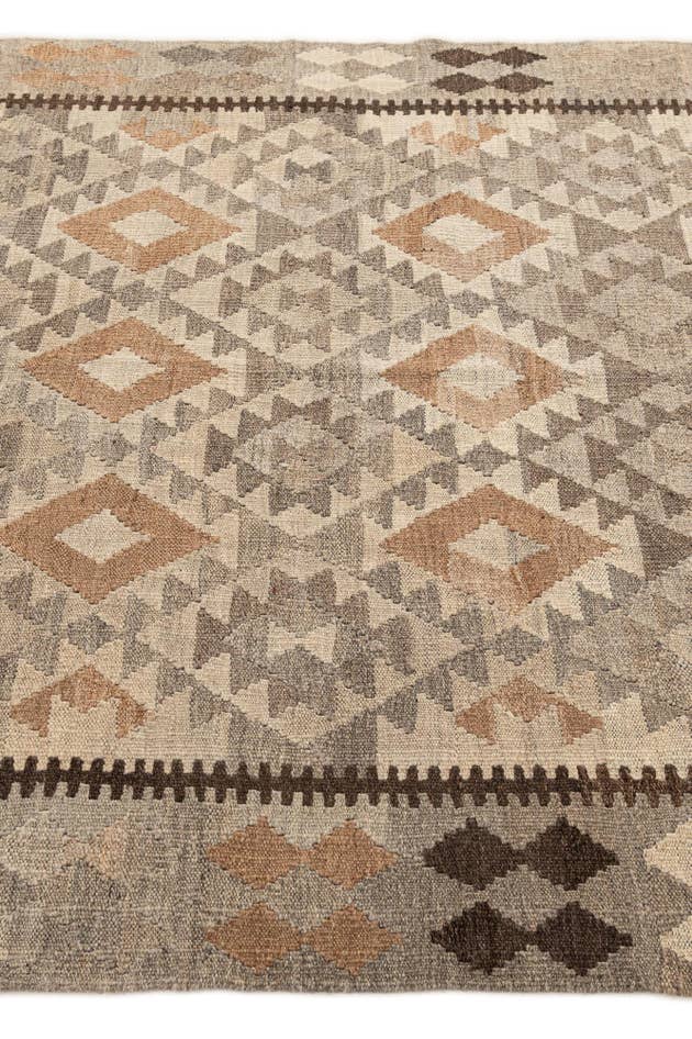 Detail image of 5' 2 x 6' 8 Hand Woven Kilim Maymana Wool Rug