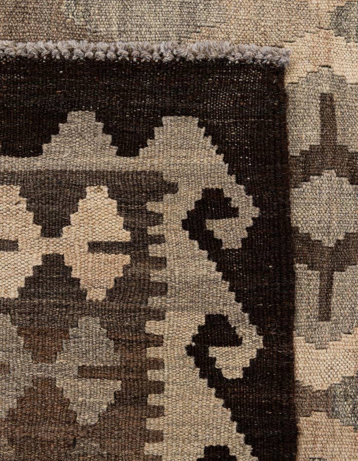 Detail image of 5' x 6' 6  Hand Woven Kilim Maymana Wool Rug