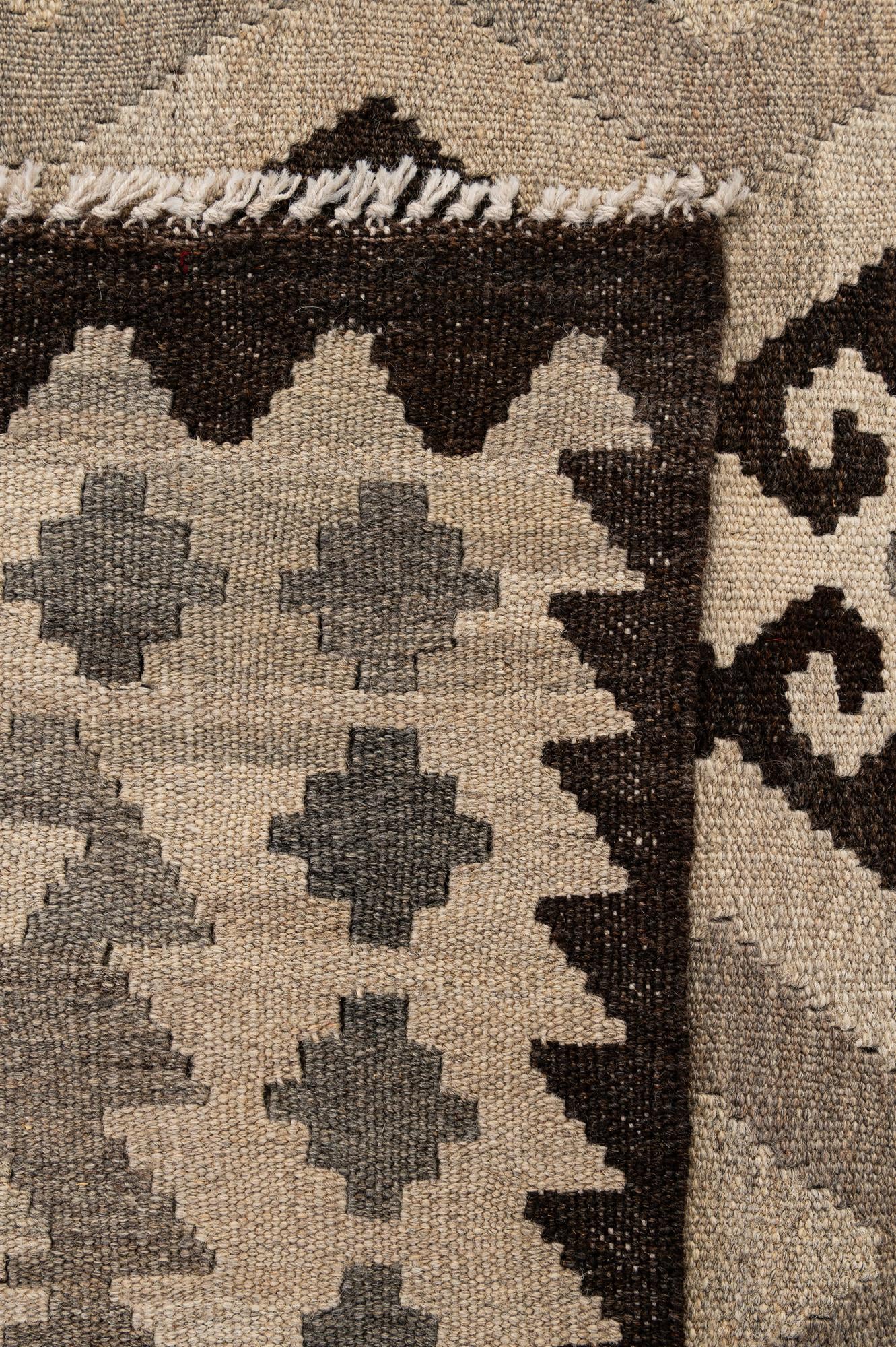 5' 4 x 6' 8 Hand Woven Kilim Maymana Wool Rug