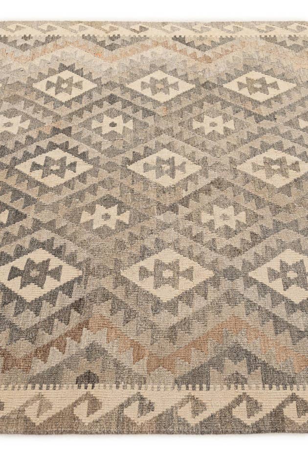 Detail image of 5' 1 x 6' 6 Hand Woven Kilim Maymana Wool Rug