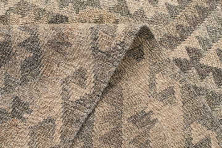 5' 4 x 6' 6 Hand Woven Kilim Maymana Wool Rug
