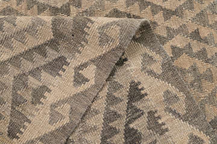 5' 2 x 6' 3 Hand Woven Kilim Maymana Wool Rug