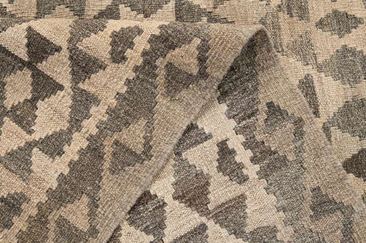 5' 4 x 6' 9 Hand Woven Kilim Maymana Wool Rug