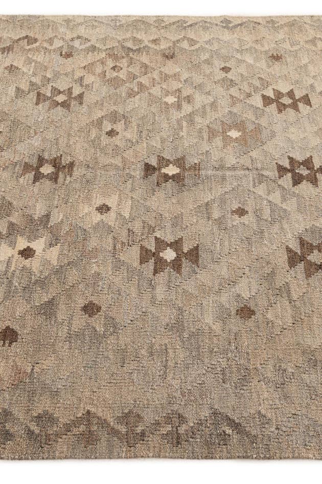 Detail image of 5' 2 x 6' 9 Hand Woven Kilim Maymana Wool Rug