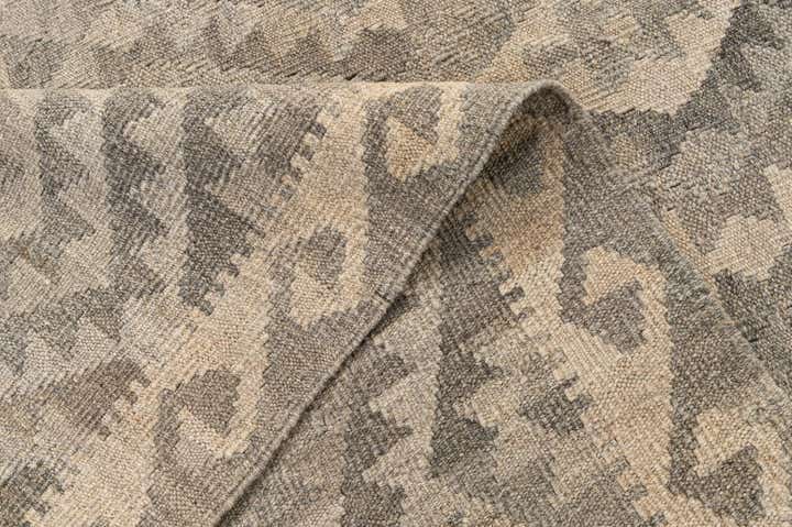 5' 3 x 6' 7 Hand Woven Kilim Maymana Wool Rug