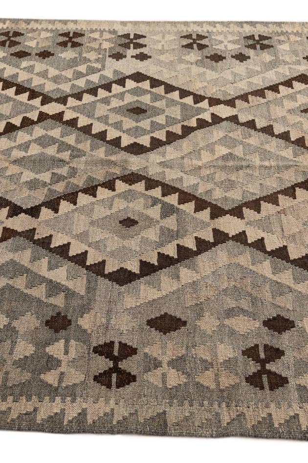 Detail image of 5' 2 x 6' 5 Hand Woven Kilim Maymana Wool Rug