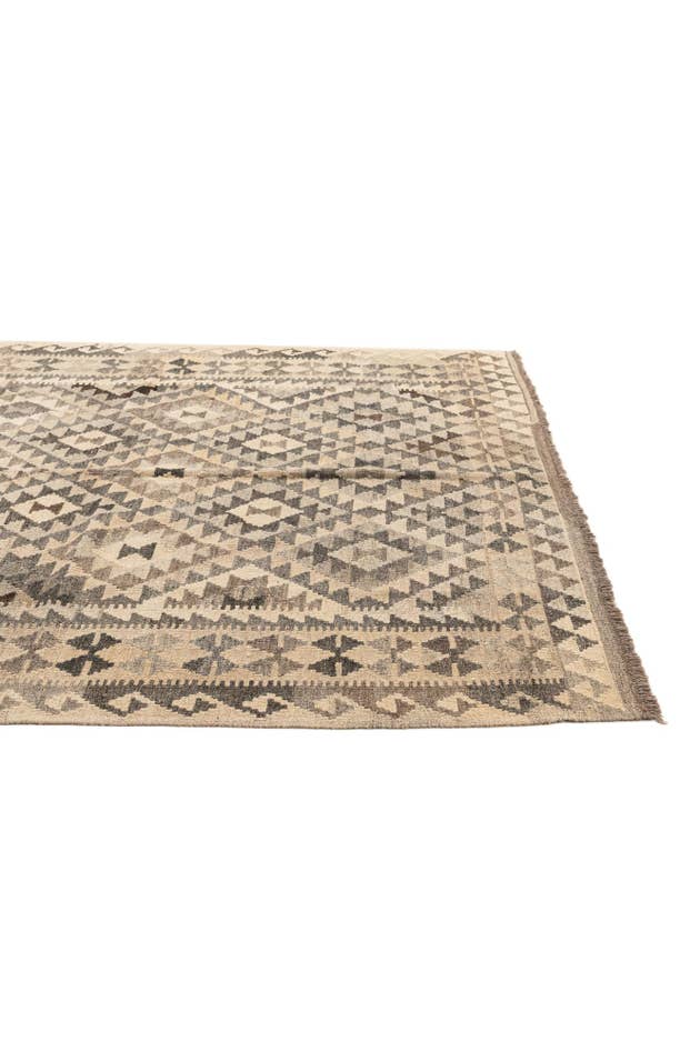 Detail image of 5' 5 x 6' 9 Hand Woven Kilim Maymana Wool Rug