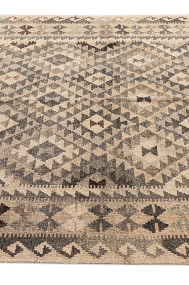 Detail image of 5' 5 x 6' 9 Hand Woven Kilim Maymana Wool Rug