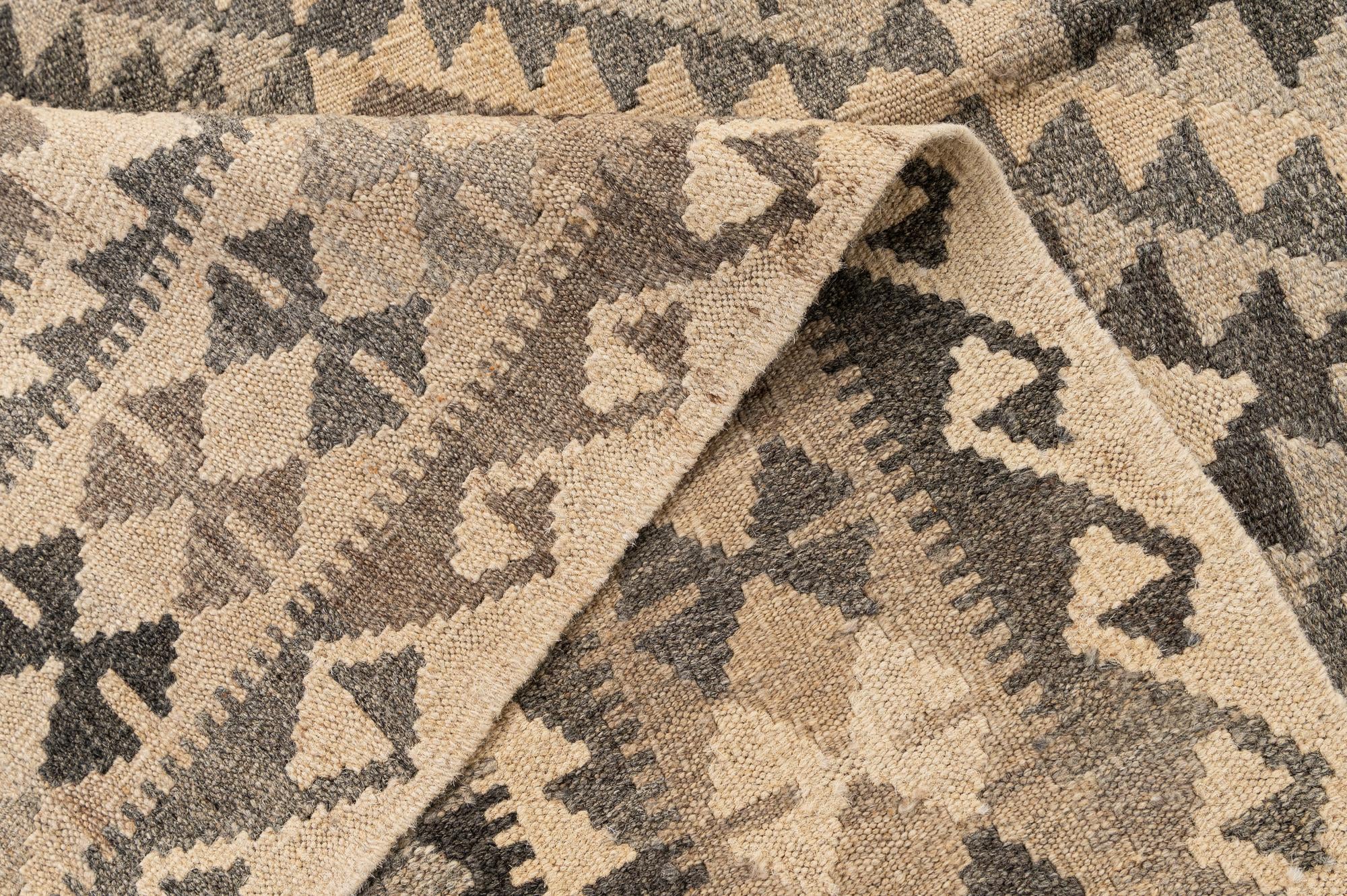 5' 5 x 6' 9 Hand Woven Kilim Maymana Wool Rug