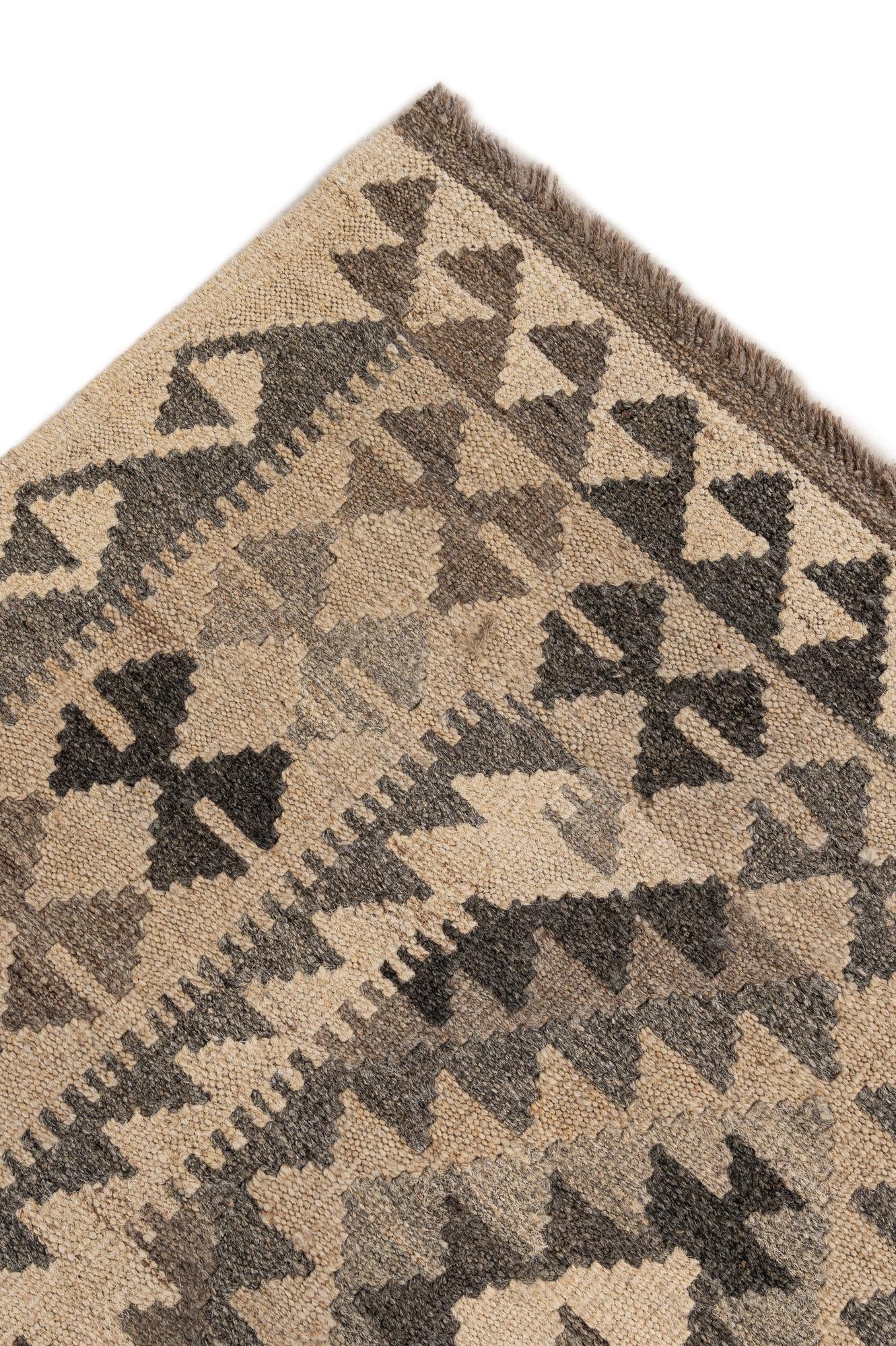 5' 5 x 6' 9 Hand Woven Kilim Maymana Wool Rug