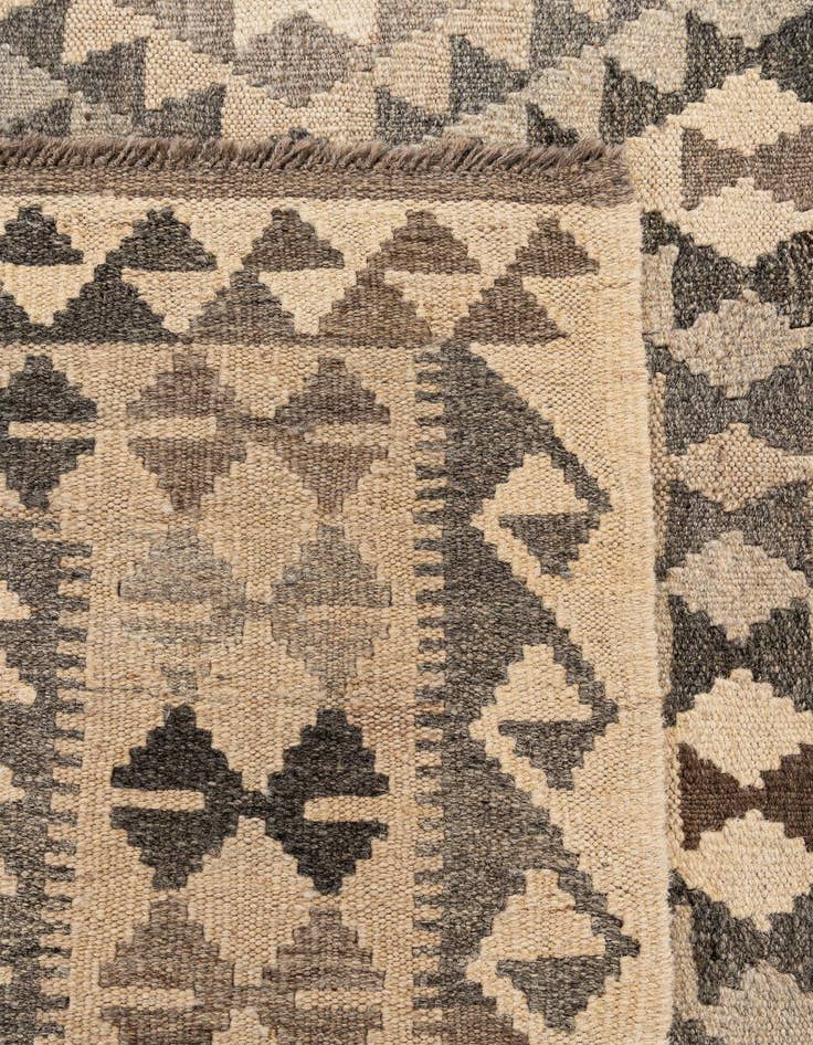 Detail image of 5' 5 x 6' 9  Hand Woven Kilim Maymana Wool Rug