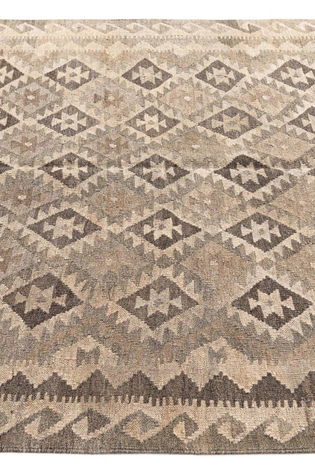 Detail image of 5' 3 x 8' Hand Woven Kilim Maymana Wool Rug