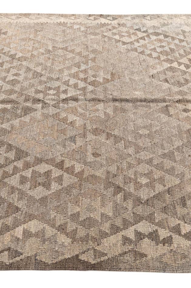 Detail image of 5' 4 x 8' Hand Woven Kilim Maymana Wool Rug