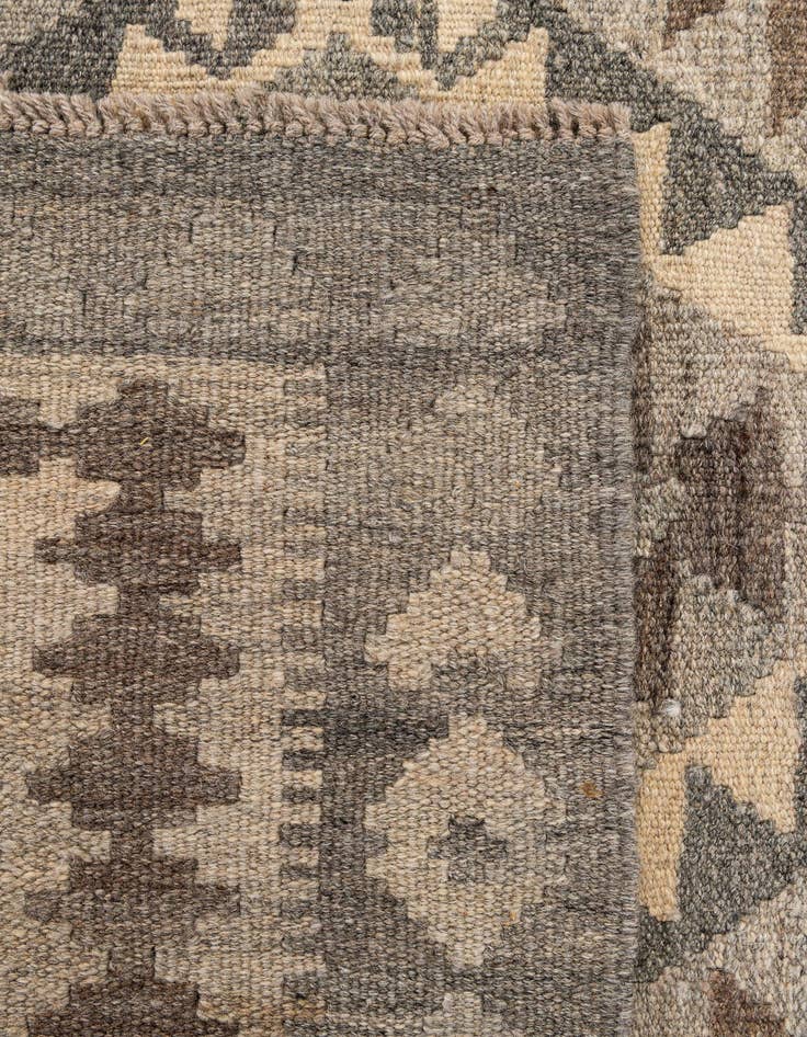Detail image of 5' 7 x 6' 10  Hand Woven Kilim Maymana Wool Rug
