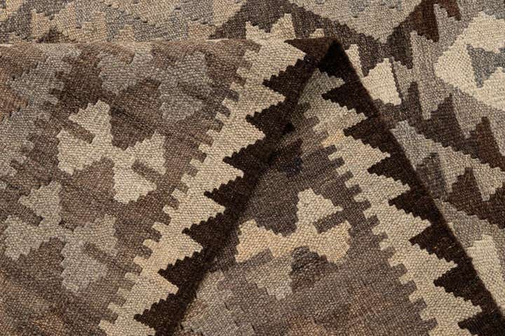 5' 4 x 6' 8 Hand Woven Kilim Maymana Wool Rug
