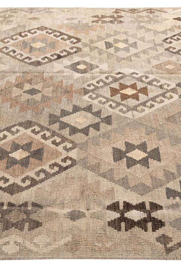 Detail image of 5' 8 x 7' 8 Hand Woven Kilim Maymana Wool Rug