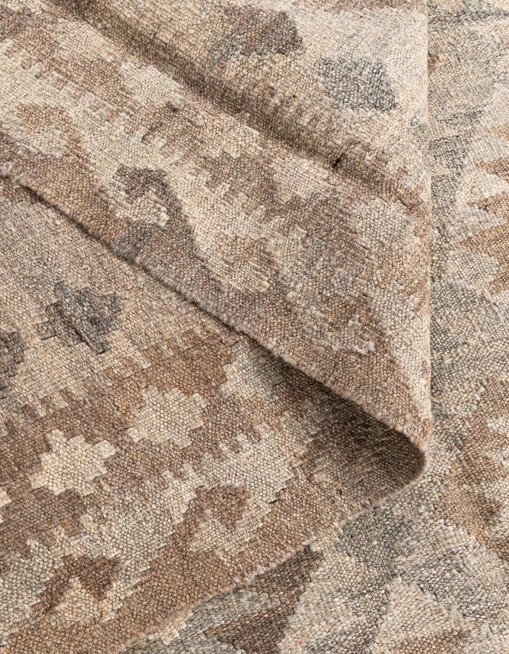 Detail image of 5' 7 x 7' 8  Hand Woven Kilim Maymana Wool Rug