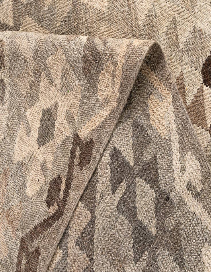 Detail image of 5' 9 x 7' 11  Hand Woven Kilim Maymana Wool Rug